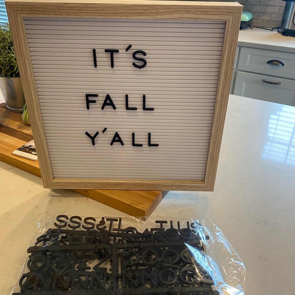 Target 12 x 12 Message Reader Board and Lettersu - Picture 2 of 4